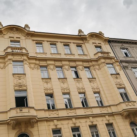 Comfortable And Cosy Apt A Few Steps From Dancing House And Naplavka Dance Praha Eksteriør bilde