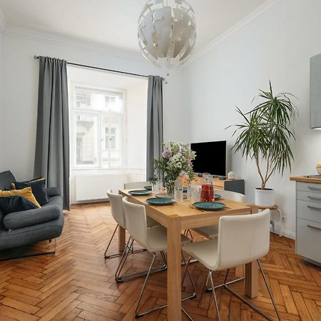 Comfortable And Cosy Apt A Few Steps From Dancing House And Naplavka Dance Praha Eksteriør bilde